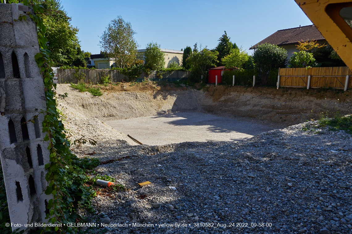 24.08.2022 - Baustelle an der Niederalmstraße 16 und Hugo-Lang-Bogen 13 in Neuperlach-Trudering